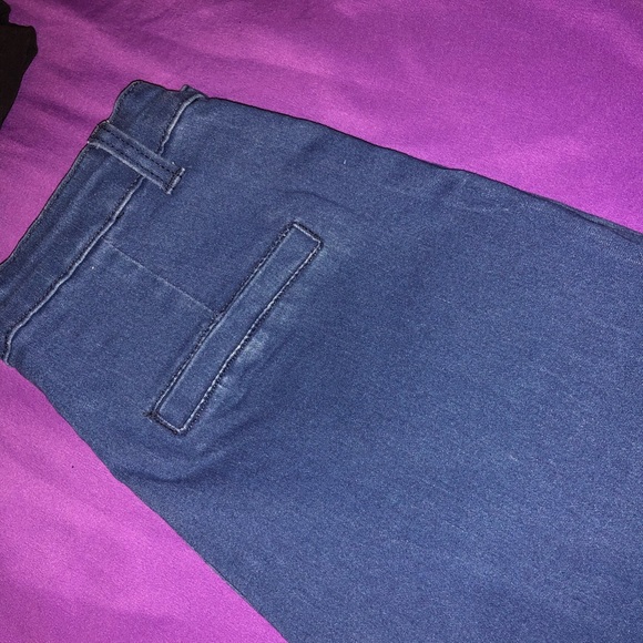 Button Jeans - Picture 5 of 6
